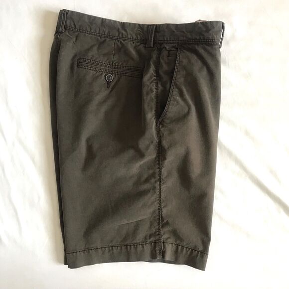 Tommy Bahama 9 Inch Tencel Blend Chino Shorts Men Size 33 Brown Golf Casual EUC - Picture 7 of 14